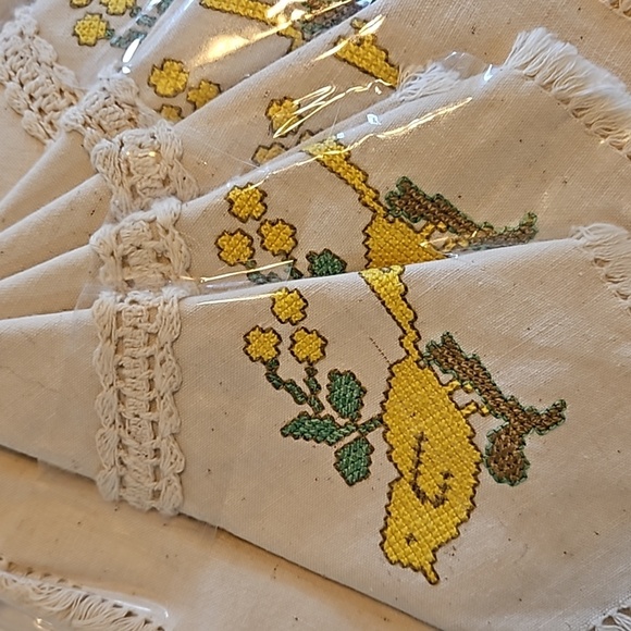 Hand Crafted placemats cross stitch yellow bird matching napkins retro 12pc set - Picture 6 of 17